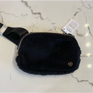 Lululemon Black Sherpa Fleece Everywhere Belt Bag NWT